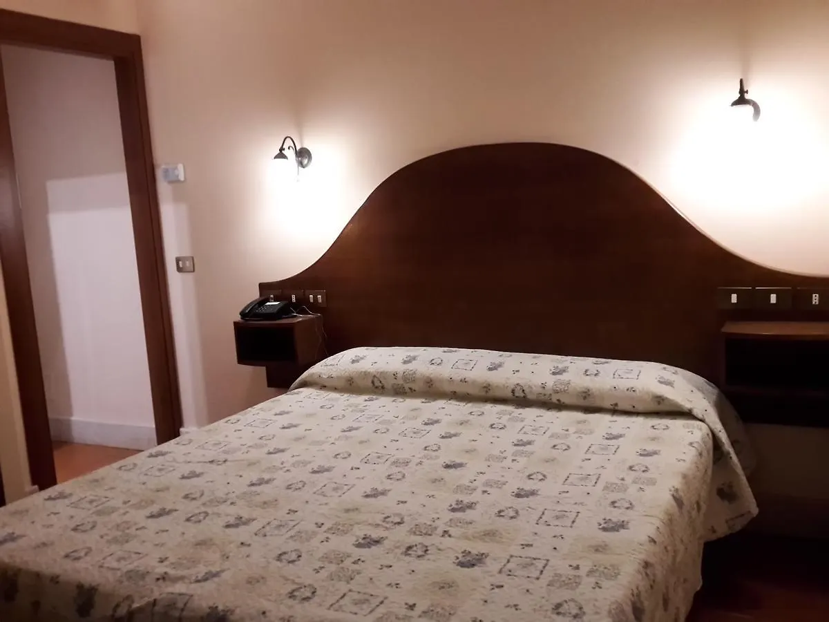 Hotel 4 Coronati Roma