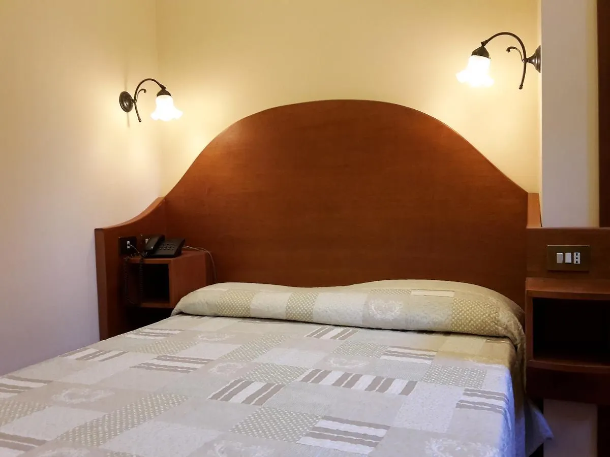 Hotel 4 Coronati Roma