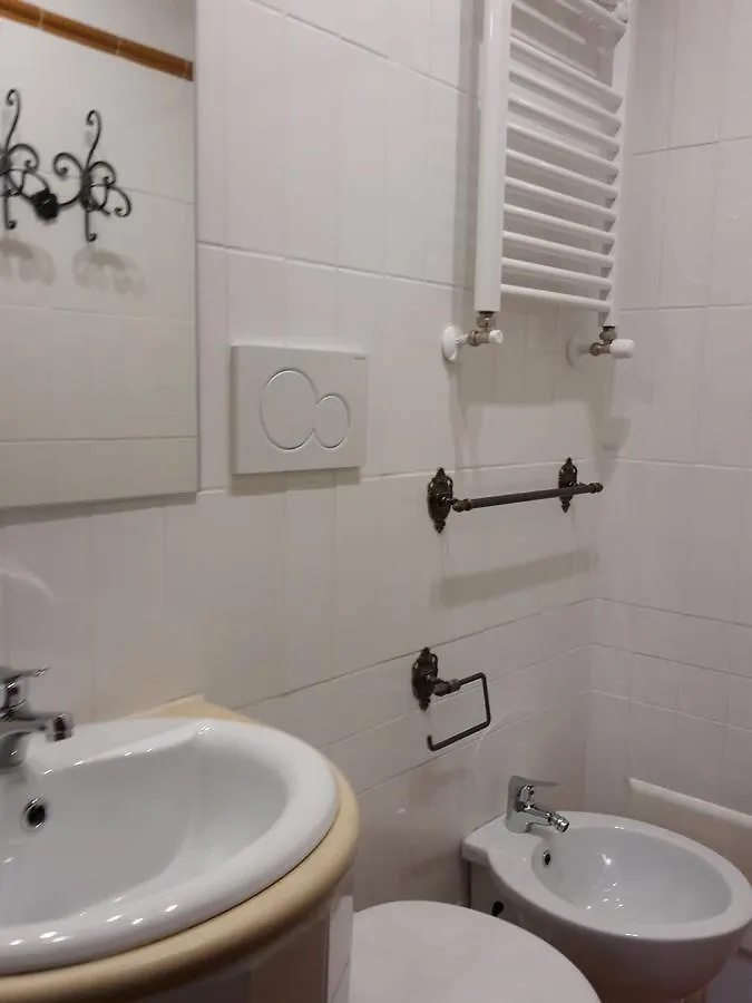Hotel 4 Coronati Roma 2*,  Italia
